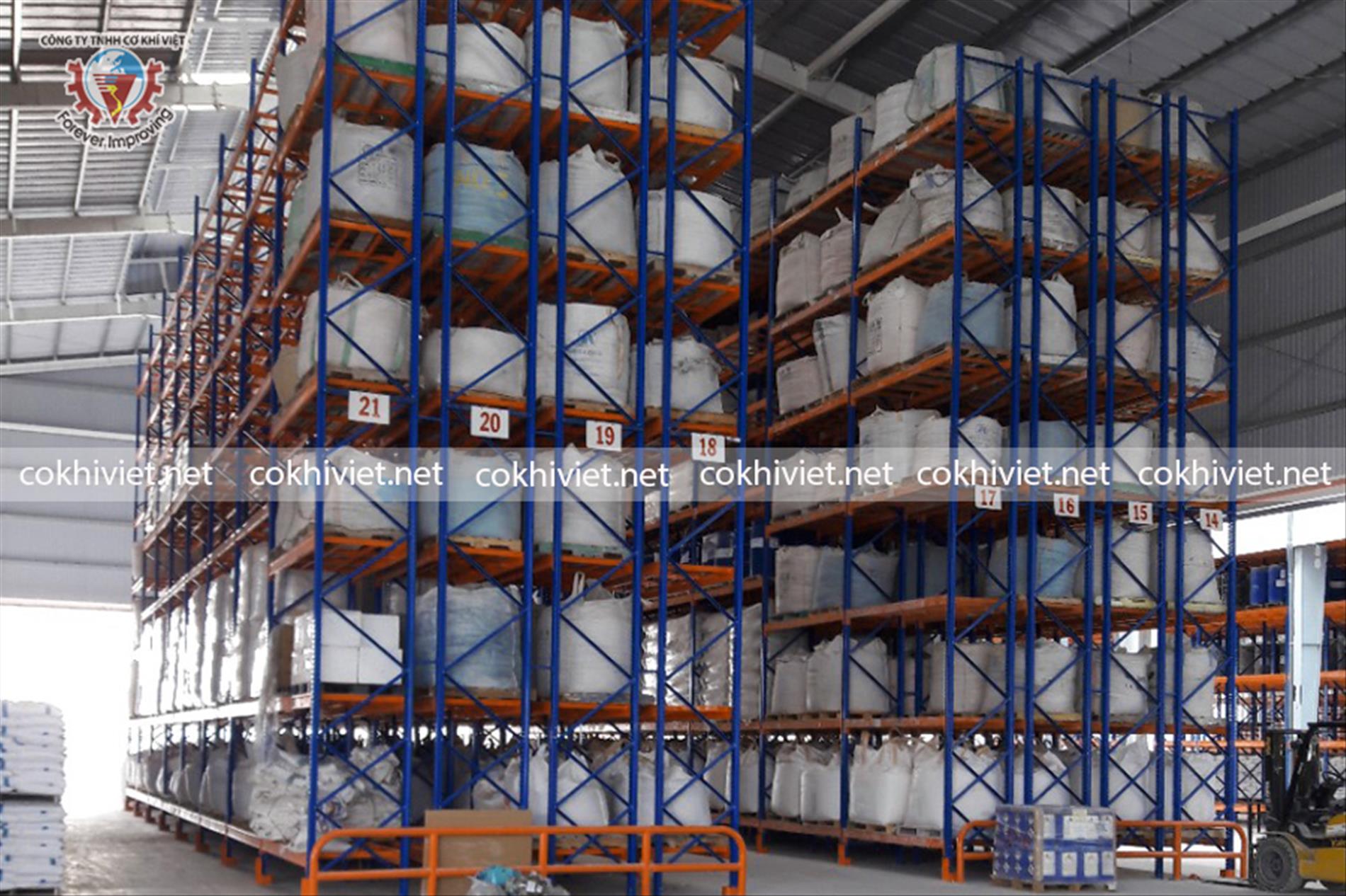 Kệ chứa hàng theo tiêu chuẩn Châu Âu